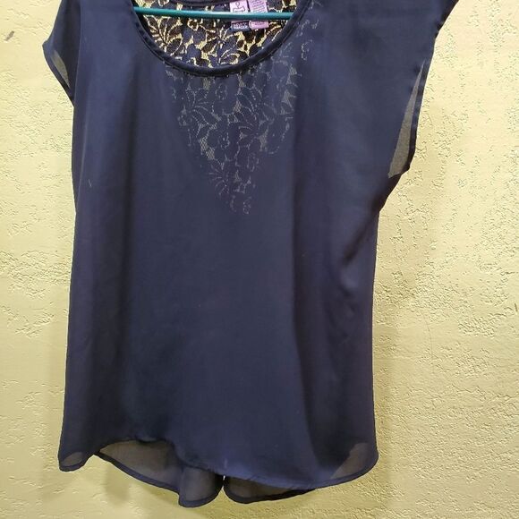 Love On A Hanger black Lace Back twist Blouse Top Women's Size Small - Picture 5 of 6